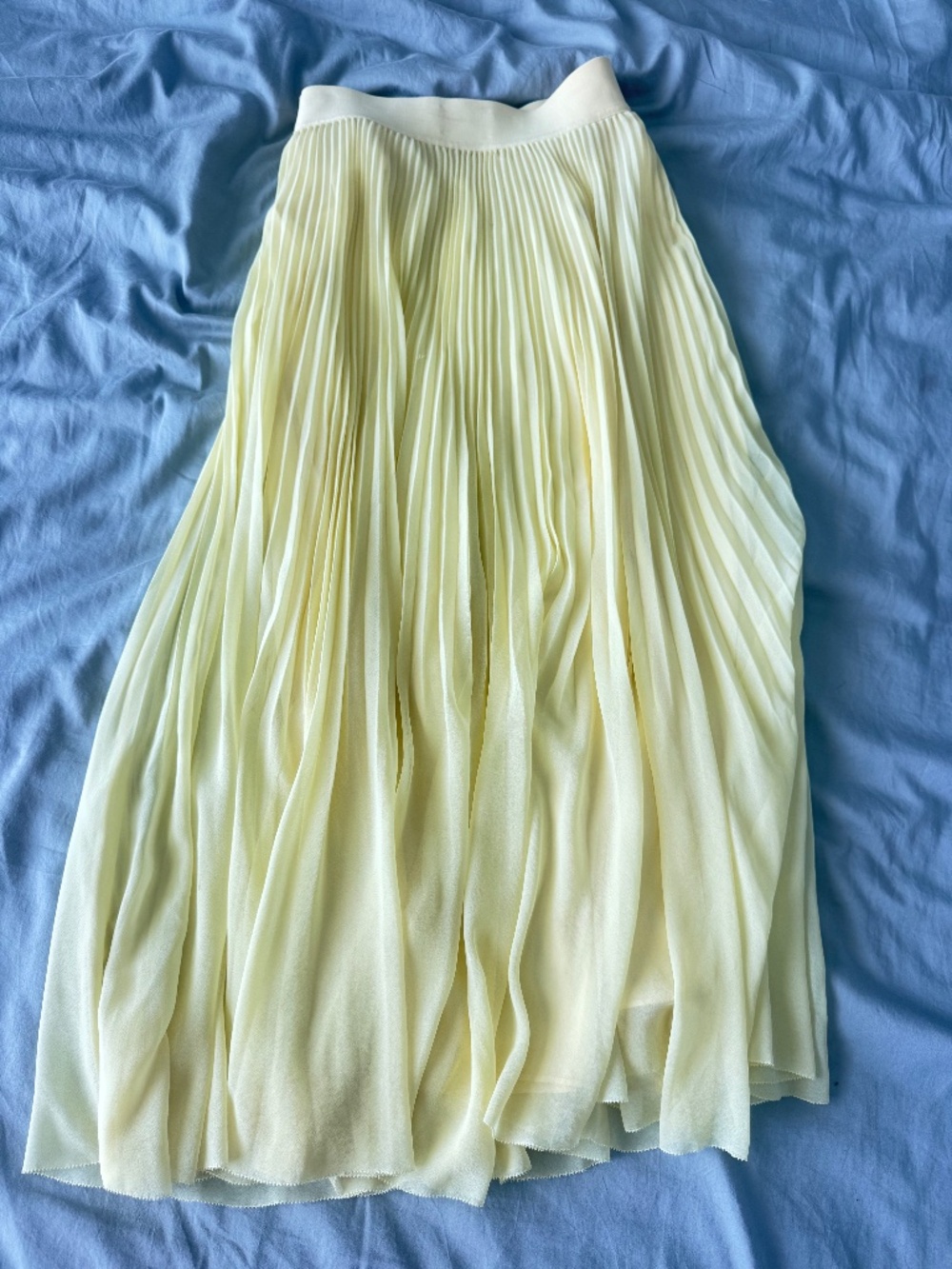 Aritzia Wilfred twirl skirt pale yellow XS sold out style